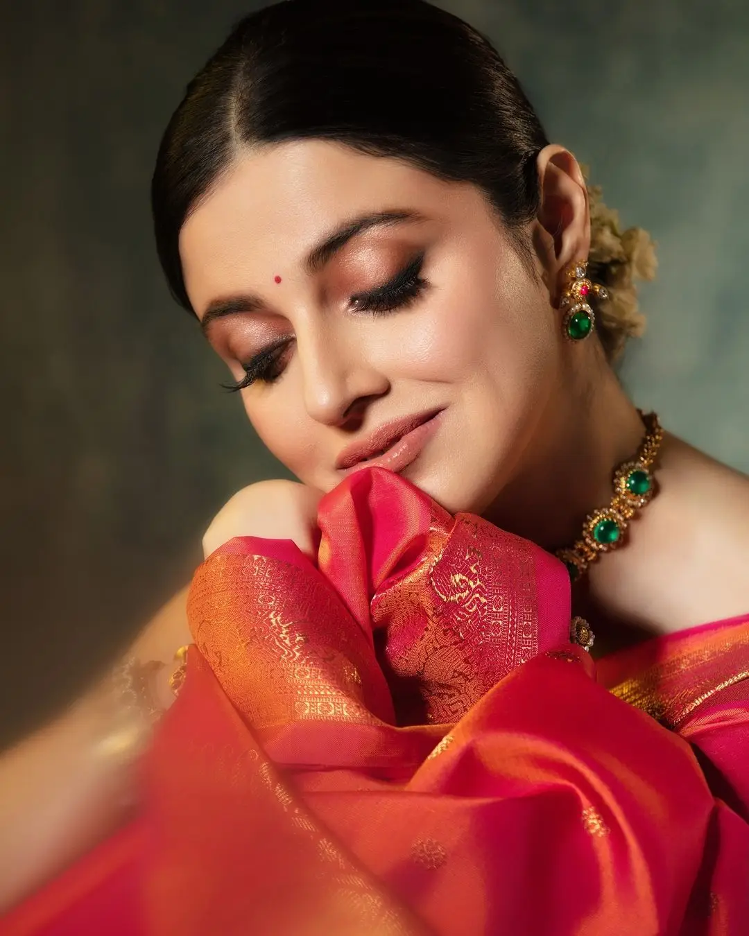 Divya Khosla Kumar Wearing Beautiful Earrings Jewellery Red Saree